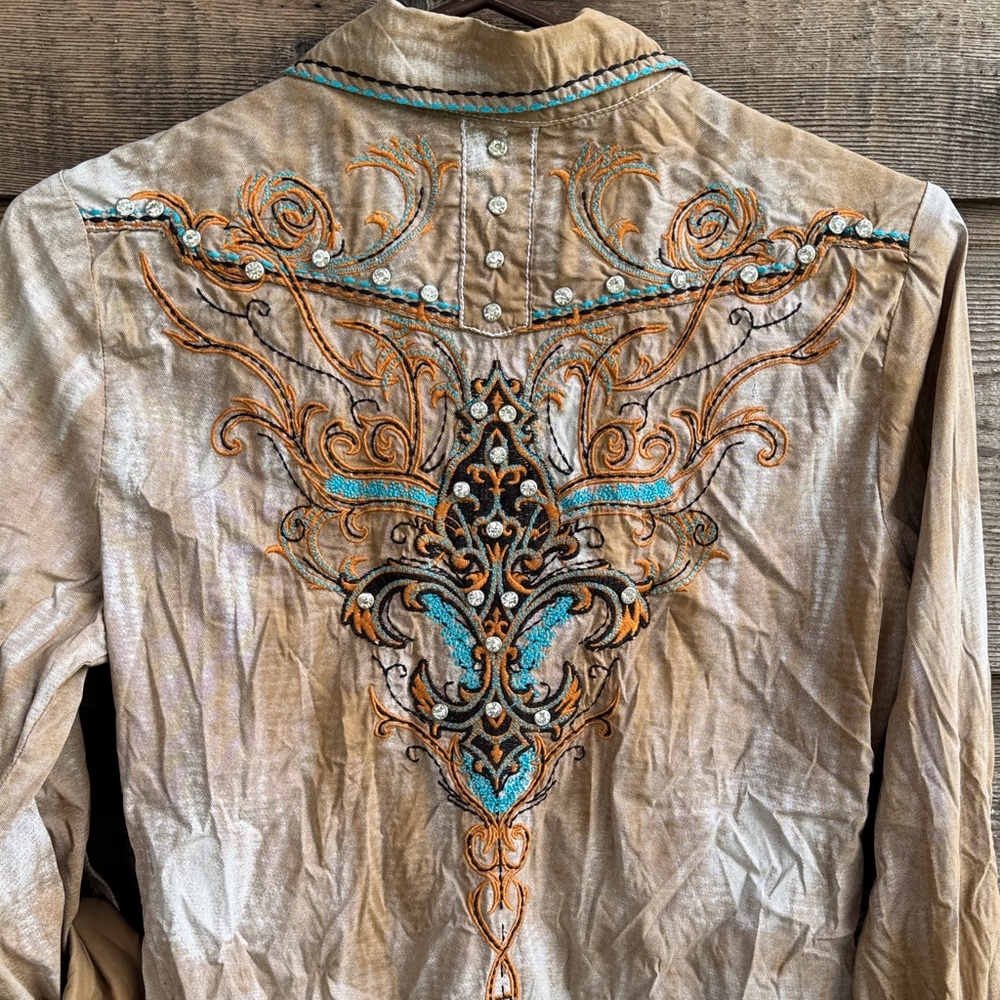 Roar Tan and Blue Embroidered Women’s Shirt - Picture 5 of 5